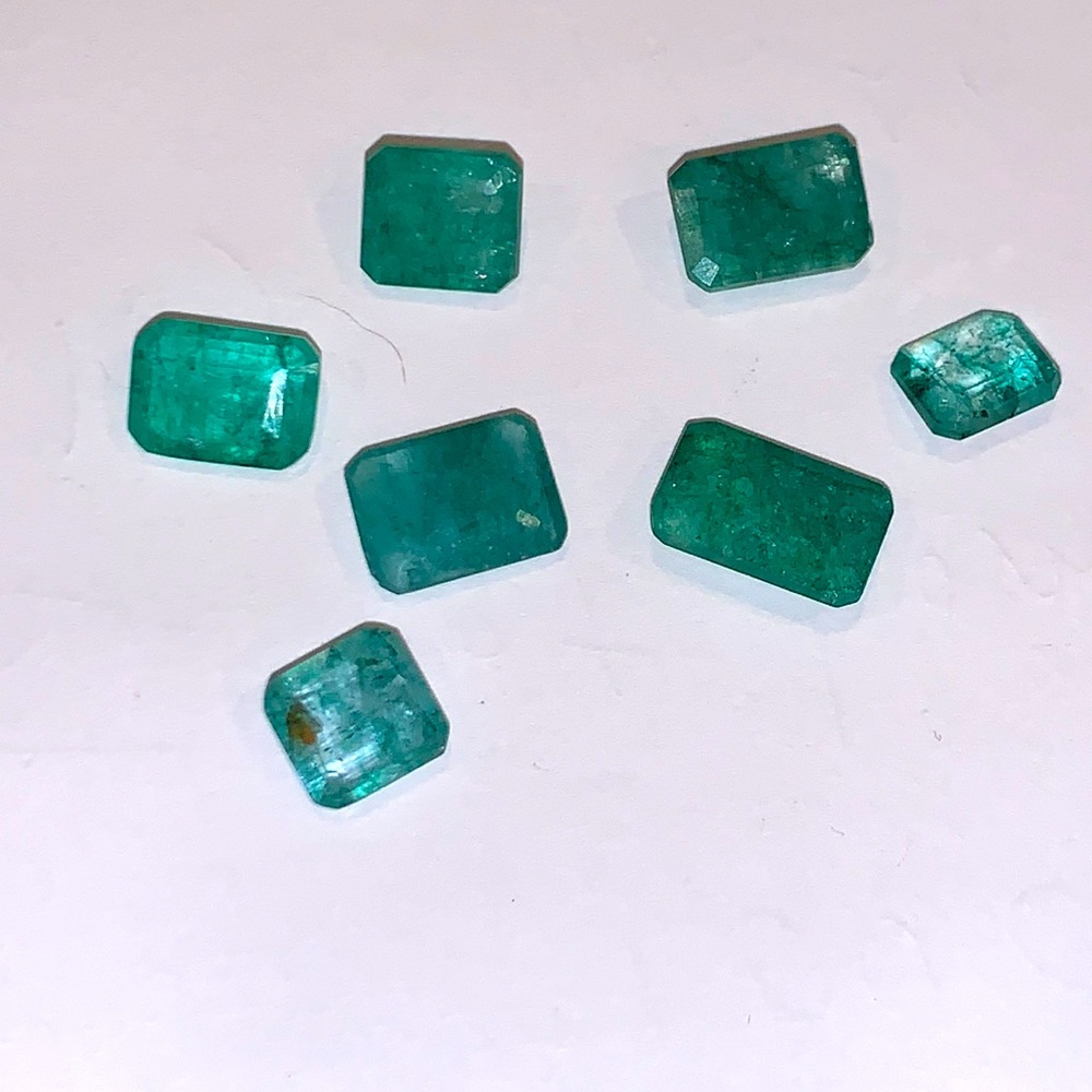Emerald stone lot